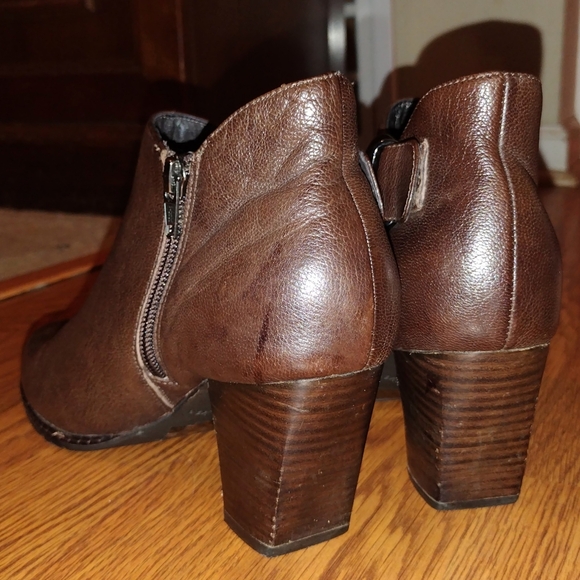 Clarks Brown leather ankle boots@ - Picture 3 of 6